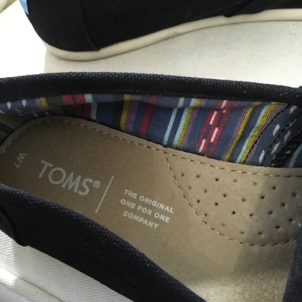 TOMS Classic Black Canvas Slip-On Shoe - Picture 5 of 8